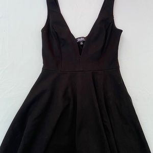 Lulus short dress v neck